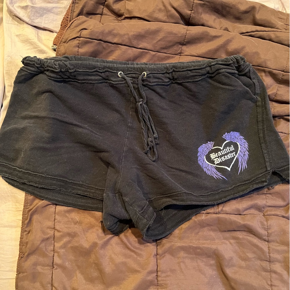Beautiful disaster shorts